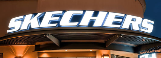 Illuminated Signage vs. Non-Illuminated Signage: Weighing the Pros and Cons